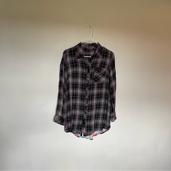 Tolani Collection Petite Plaid Button Down Shirt Oversized (NN - Picture 6 of 6